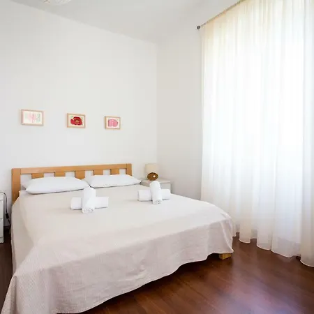 شقة Apartman Vama